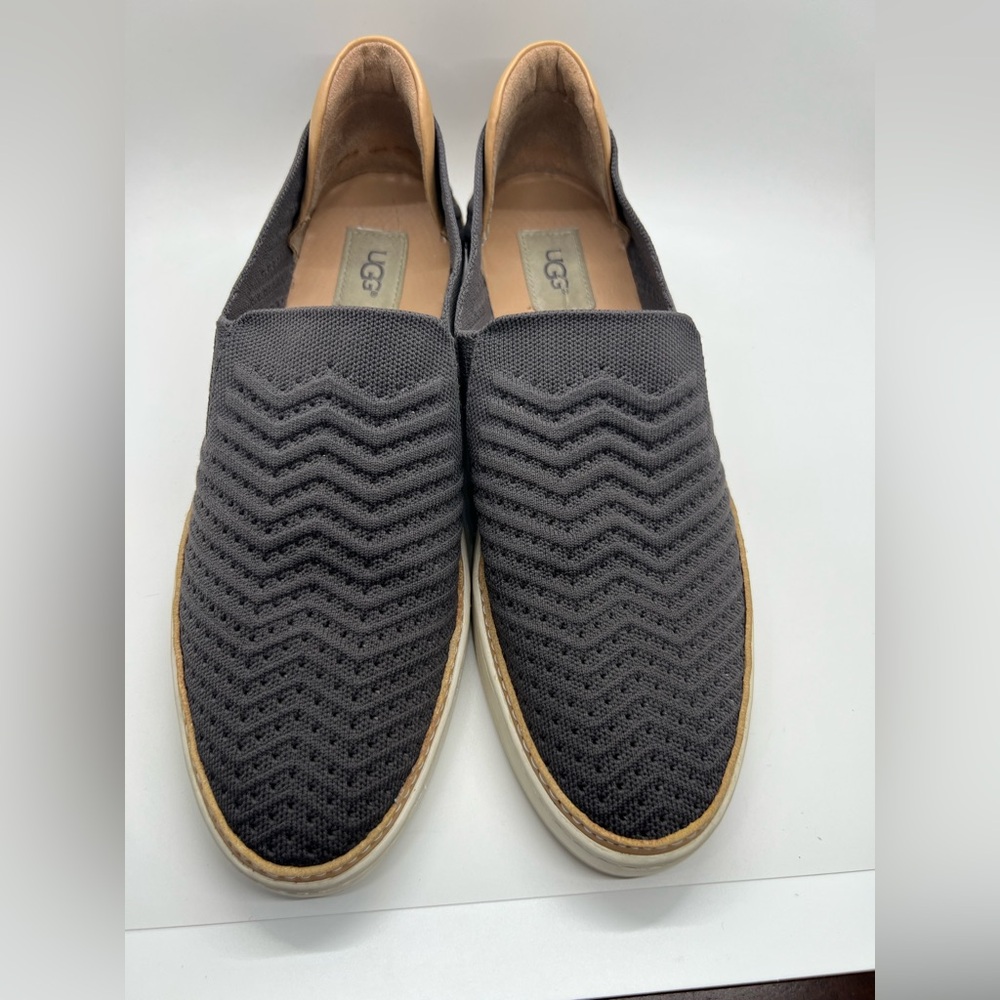 UGG Sammy Chevron Slip On Sneakers Gray Knit Women’s Size 12‎ Casual Comfort